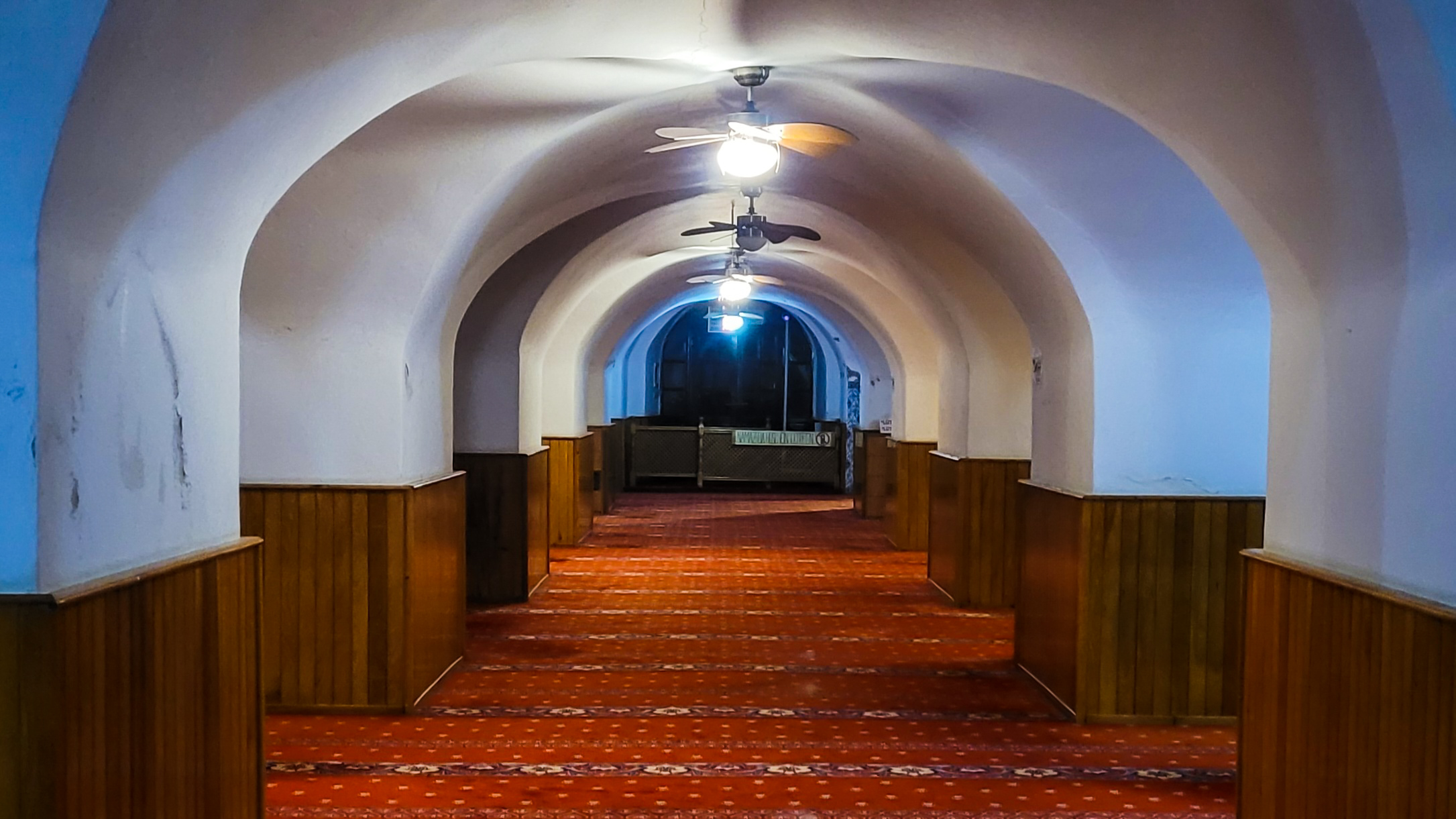Passage par la mosquée souterraine