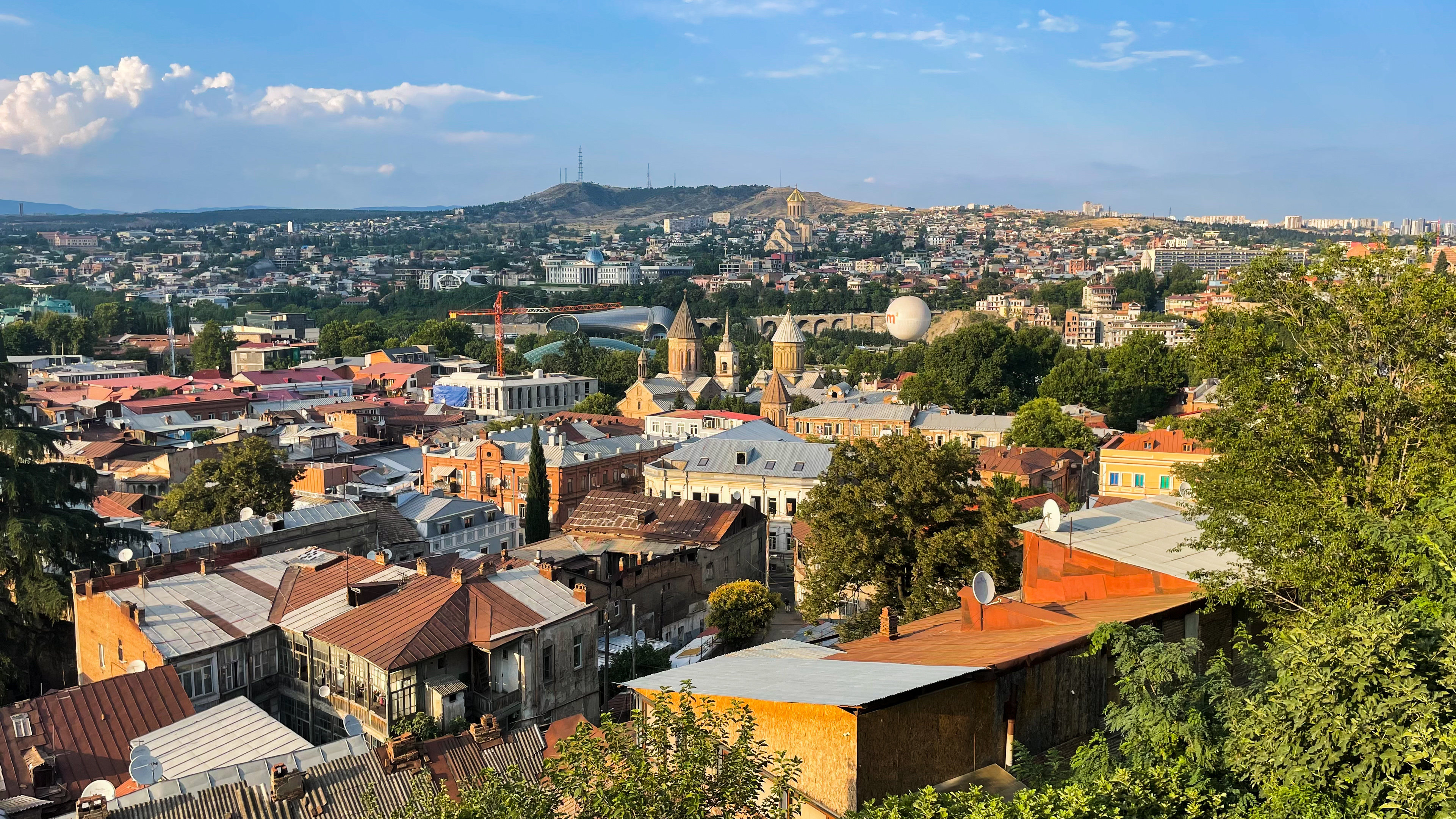Vue de la vieille ville de Tbilissi